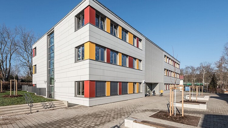 Außenansicht MOLENO-Gebäude Gemeinschaftsschule 6 in Erfurt